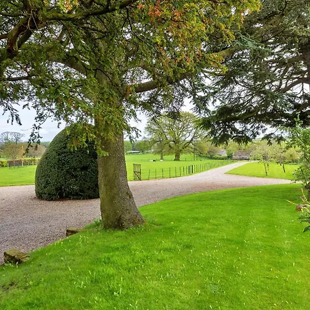 Finest Retreats - The Old Estate Office Nr Hall * Grantley